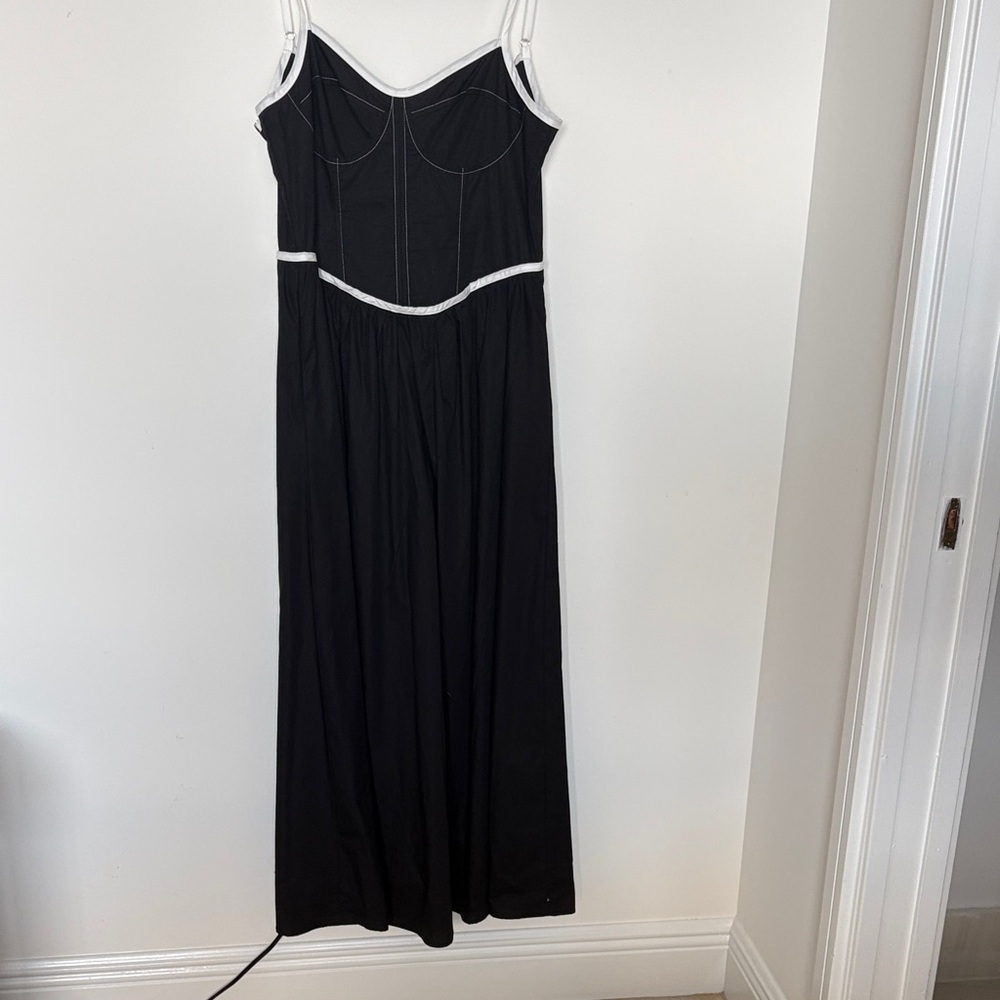 Moon River Black and White Maxi Dress - Picture 2 of 5